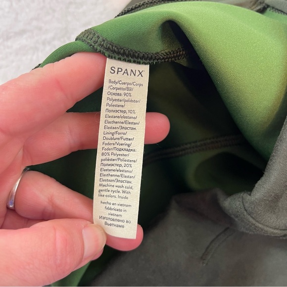 Spanx Faux Suede Leggings in Deep Green Womans Size LG Pull On Center Seam  - Picture 8 of 13